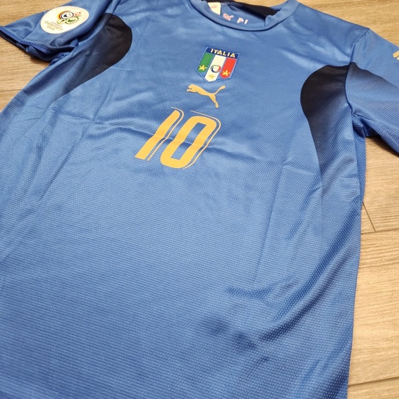 Italy Retro WorldCup 2006 Totti 10 - Picture 3 of 6